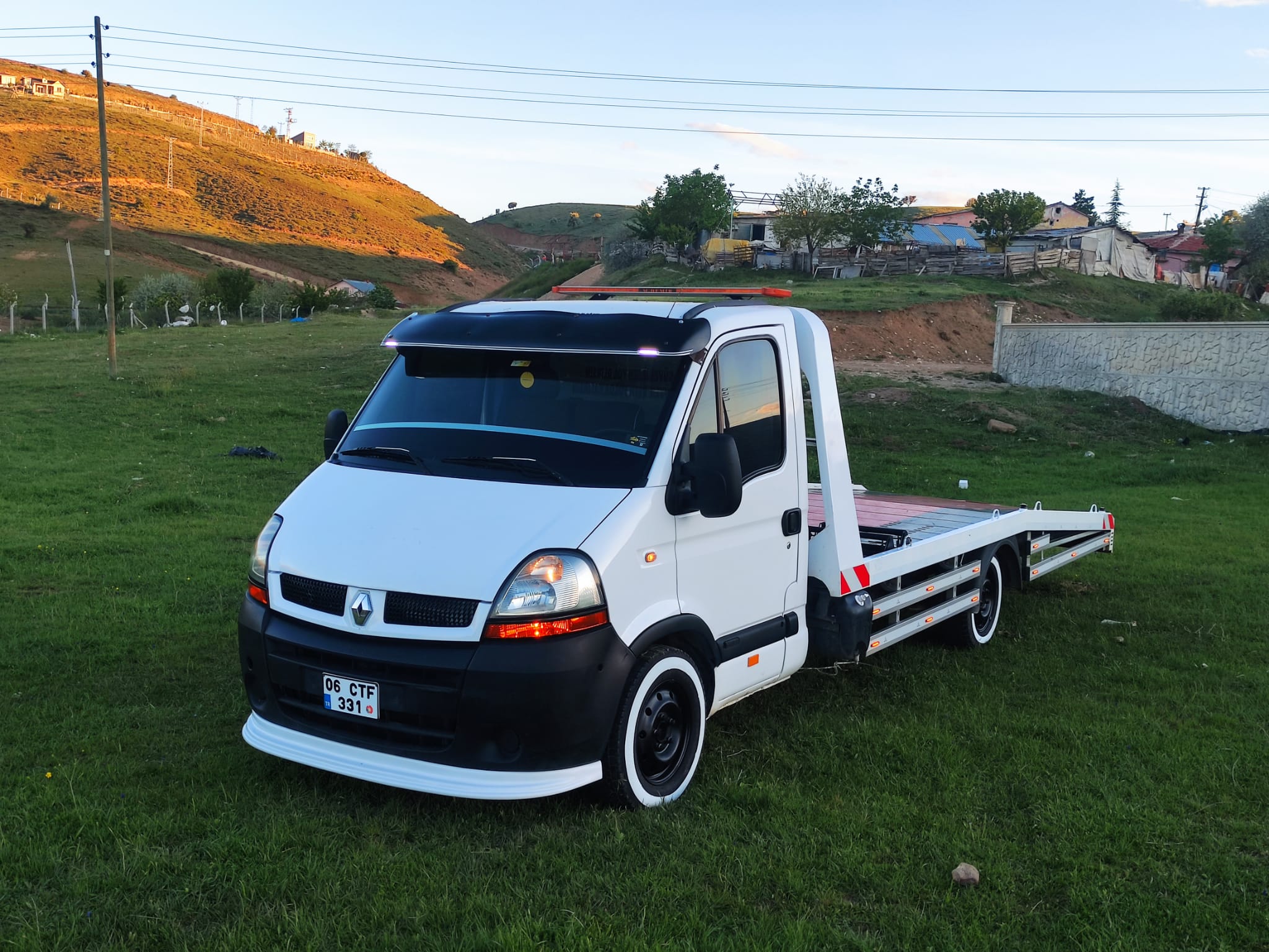 SAFLI OTO KURTARMA 7/24 YOL YARDIM
